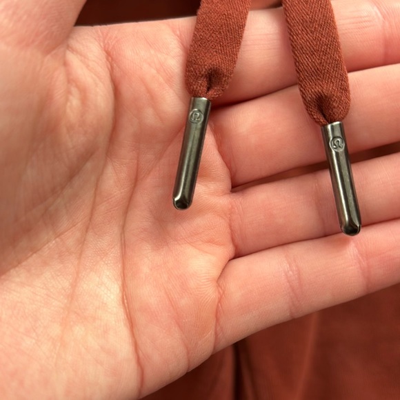 Lululemon Scuba Joggers - Picture 3 of 5